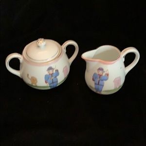 Antique child’s sugar and creamer hand painted👧🏻
